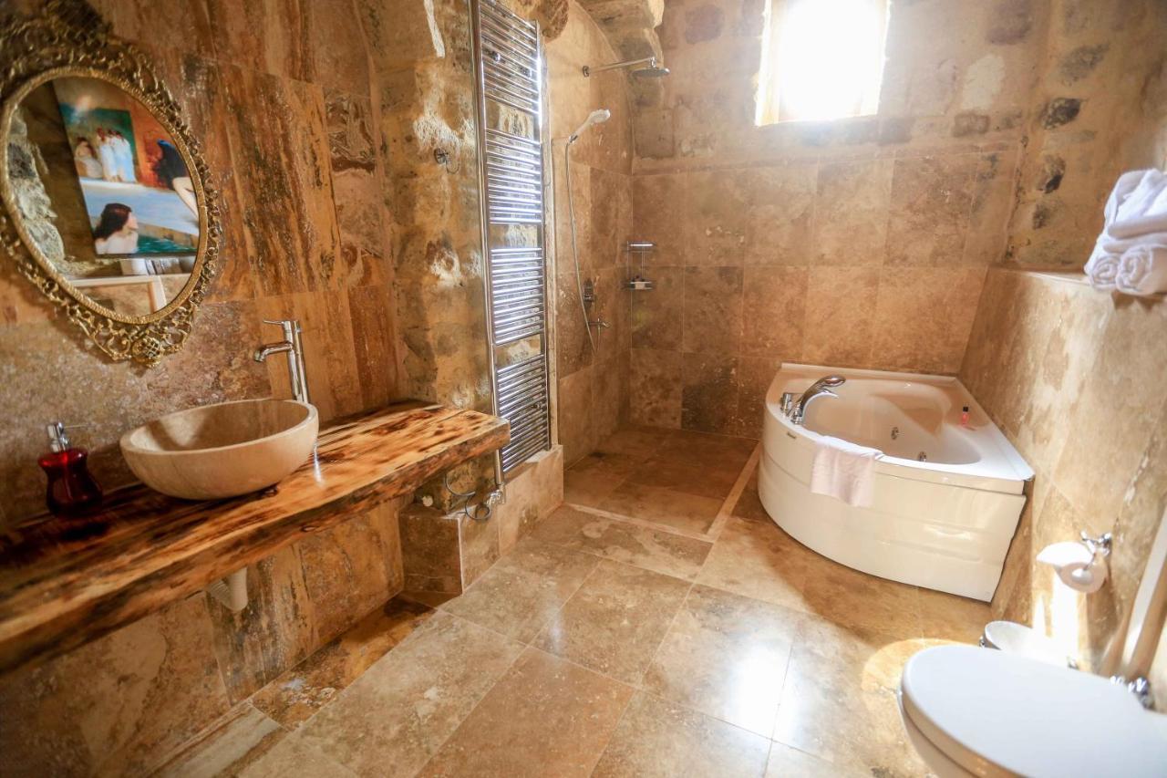 Abu Hayat Cave Suites Ortahisar Exterior photo